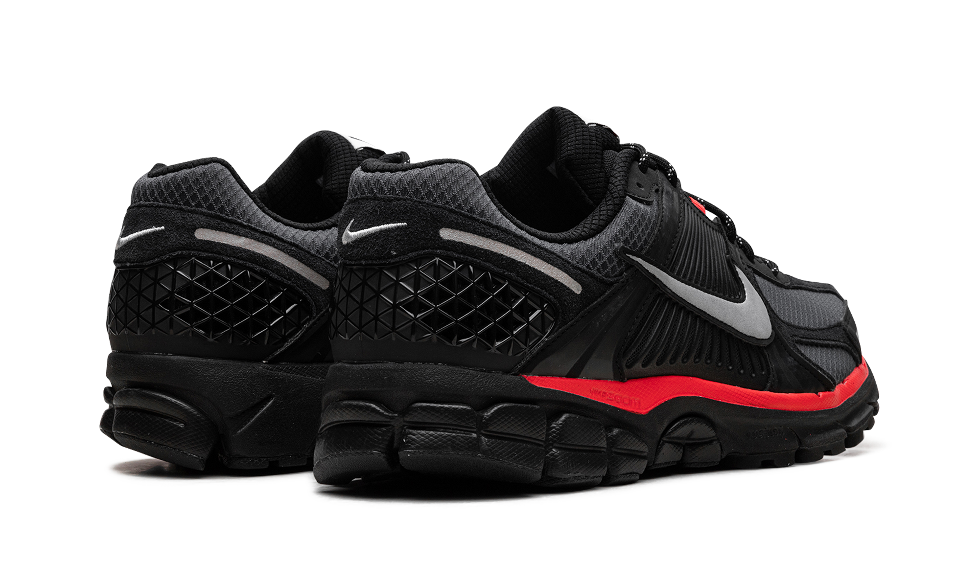 nike zoom vomero 5 black metallic university red+HV2527-002+diagnol right behind view