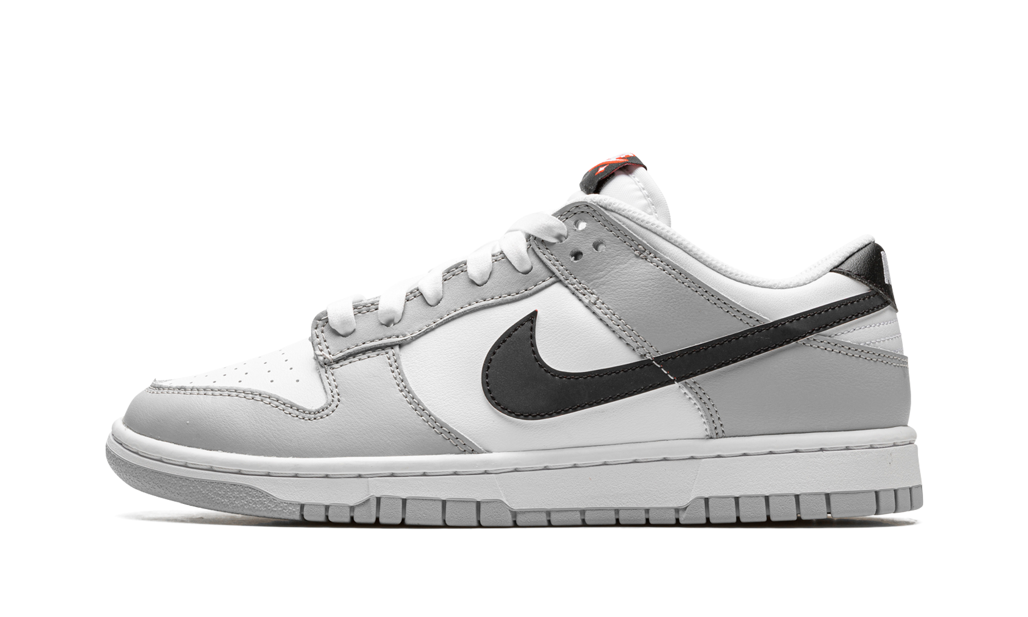 nike dunk low se lottery pack grey fog+DR9654-001+diagnol right view 1