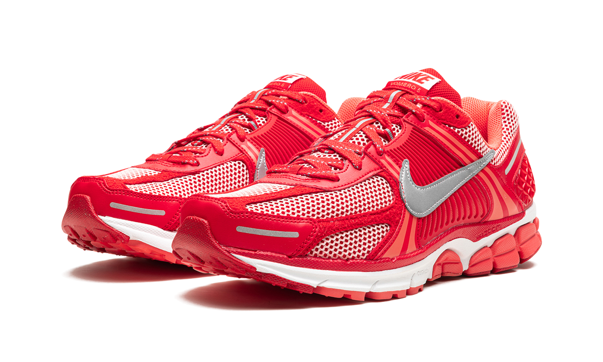 nike zoom vomero 5 sp university red+FN6833-657+diagnol left view