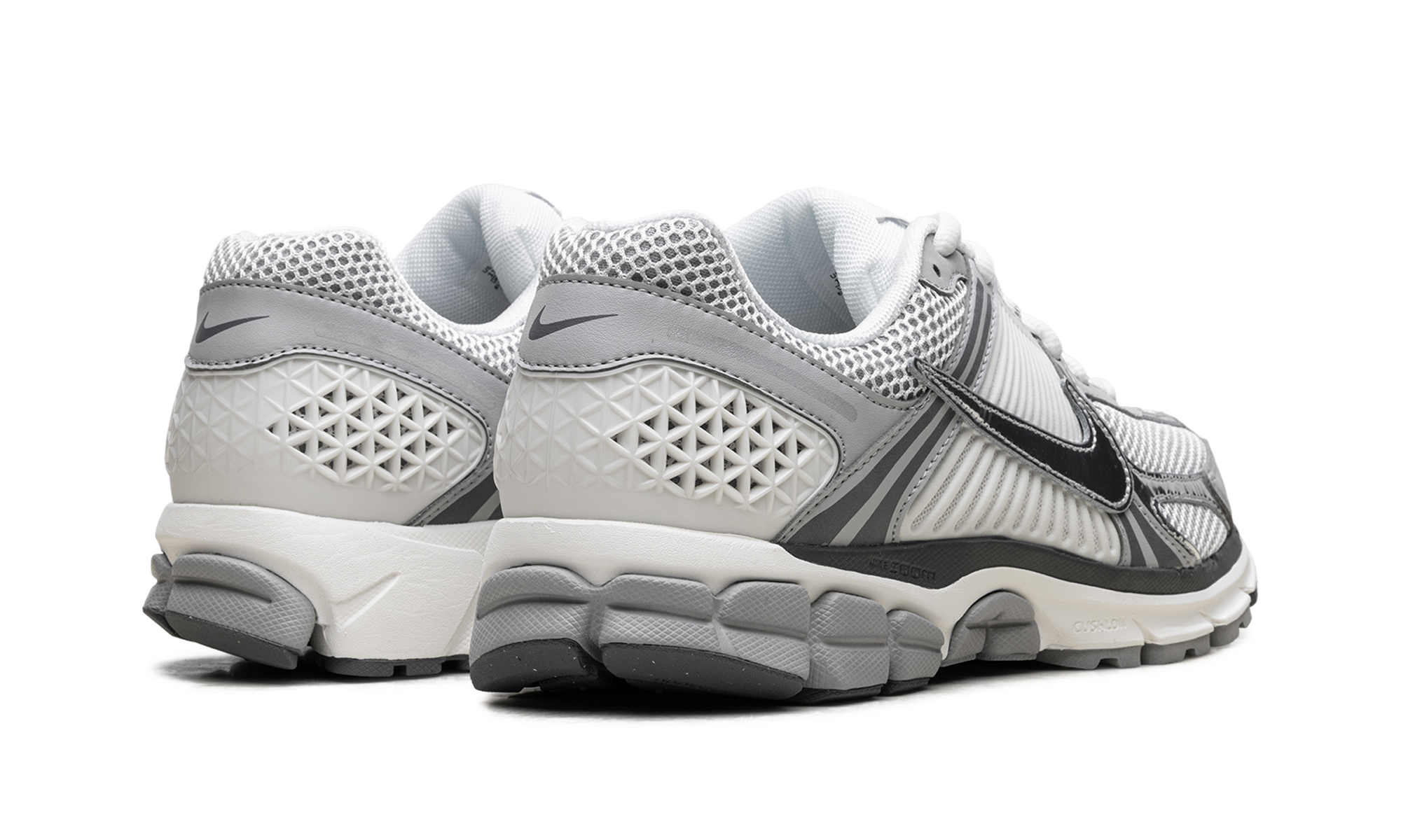 nike zoom vomero 5 metallic silver+IM2219-121+diagnol right behind view