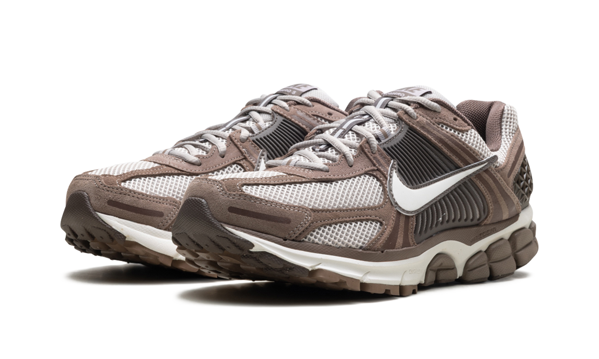 nike zoom vomero 5 mink brown+HF1553-004+diagnol left view