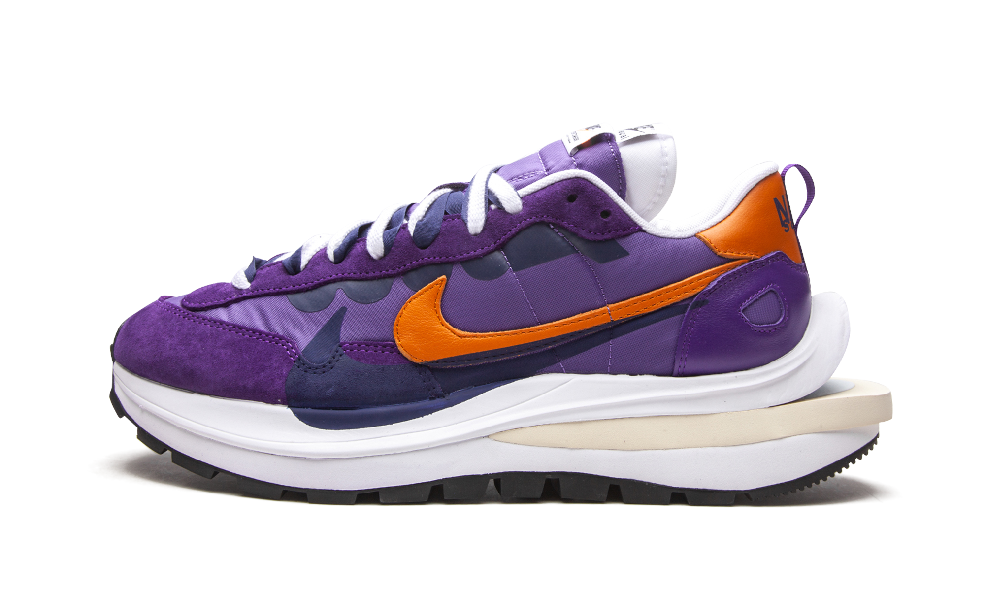 nike vaporwaffle sacai dark iris+DD1875-500+diagnol right view 1