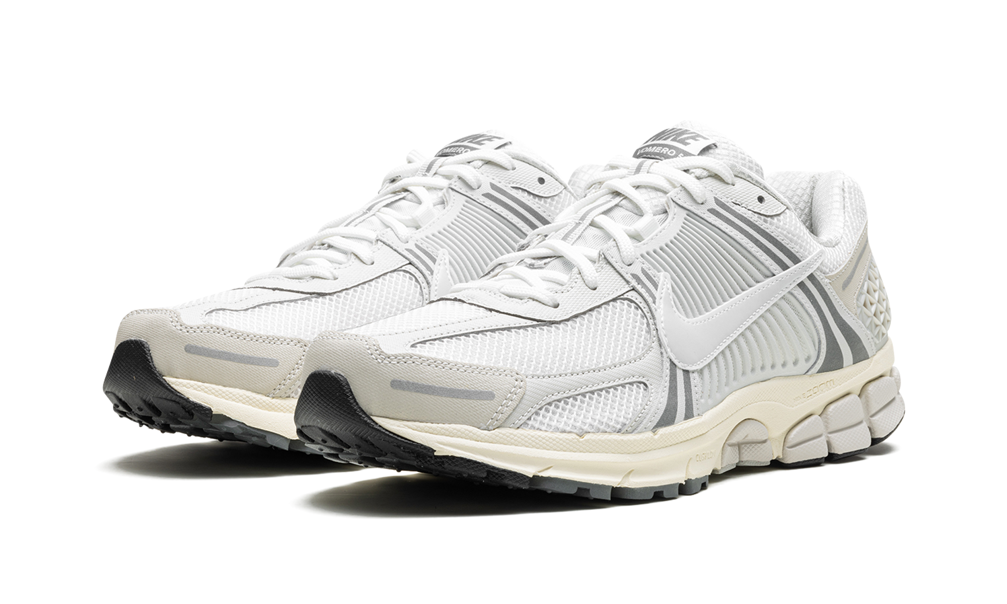 nike zoom vomero 5 platinum tint+HF0731-007+diagnol left view