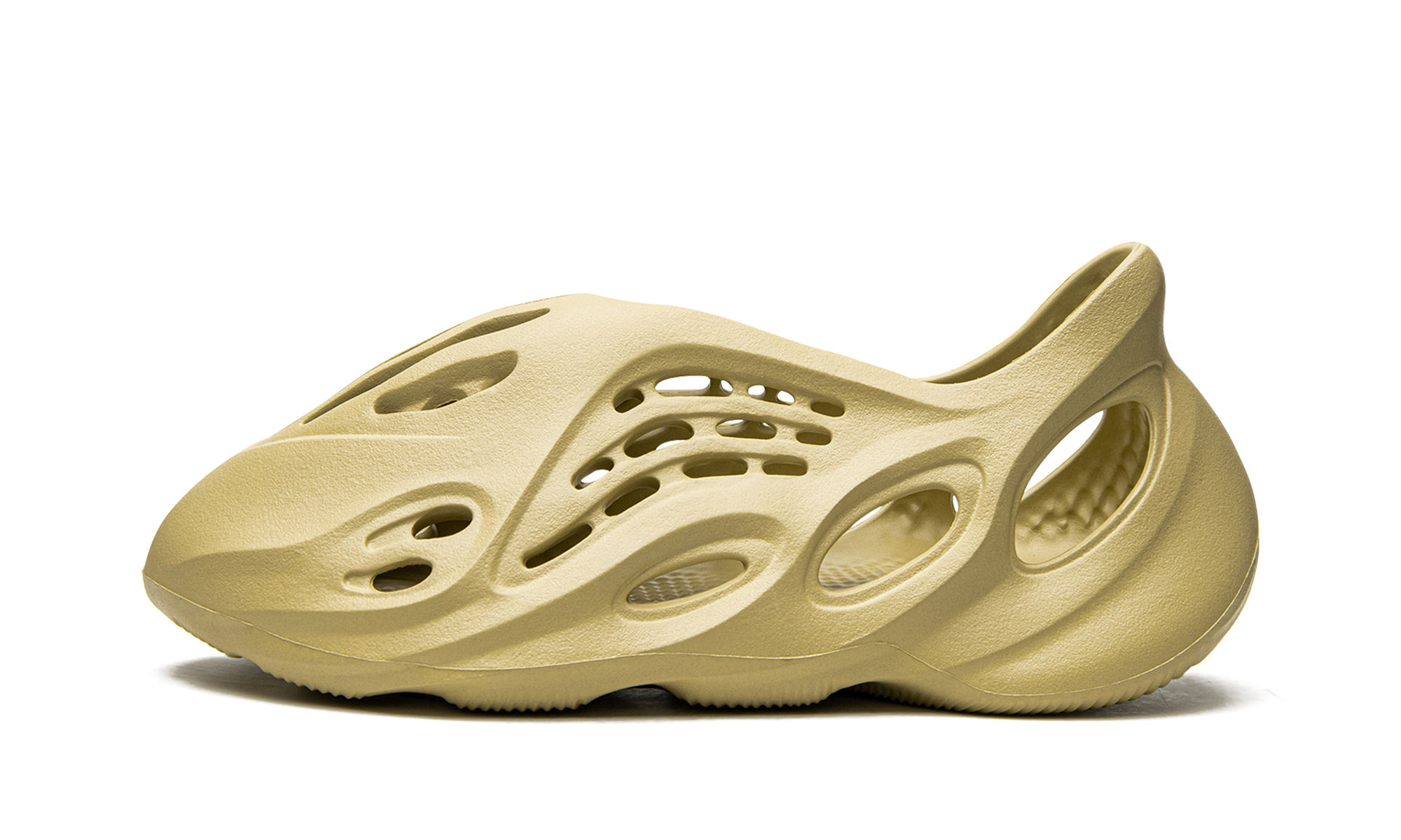 adidas yeezy foam rnnr sulfur+GV6775+diagnol right view 1