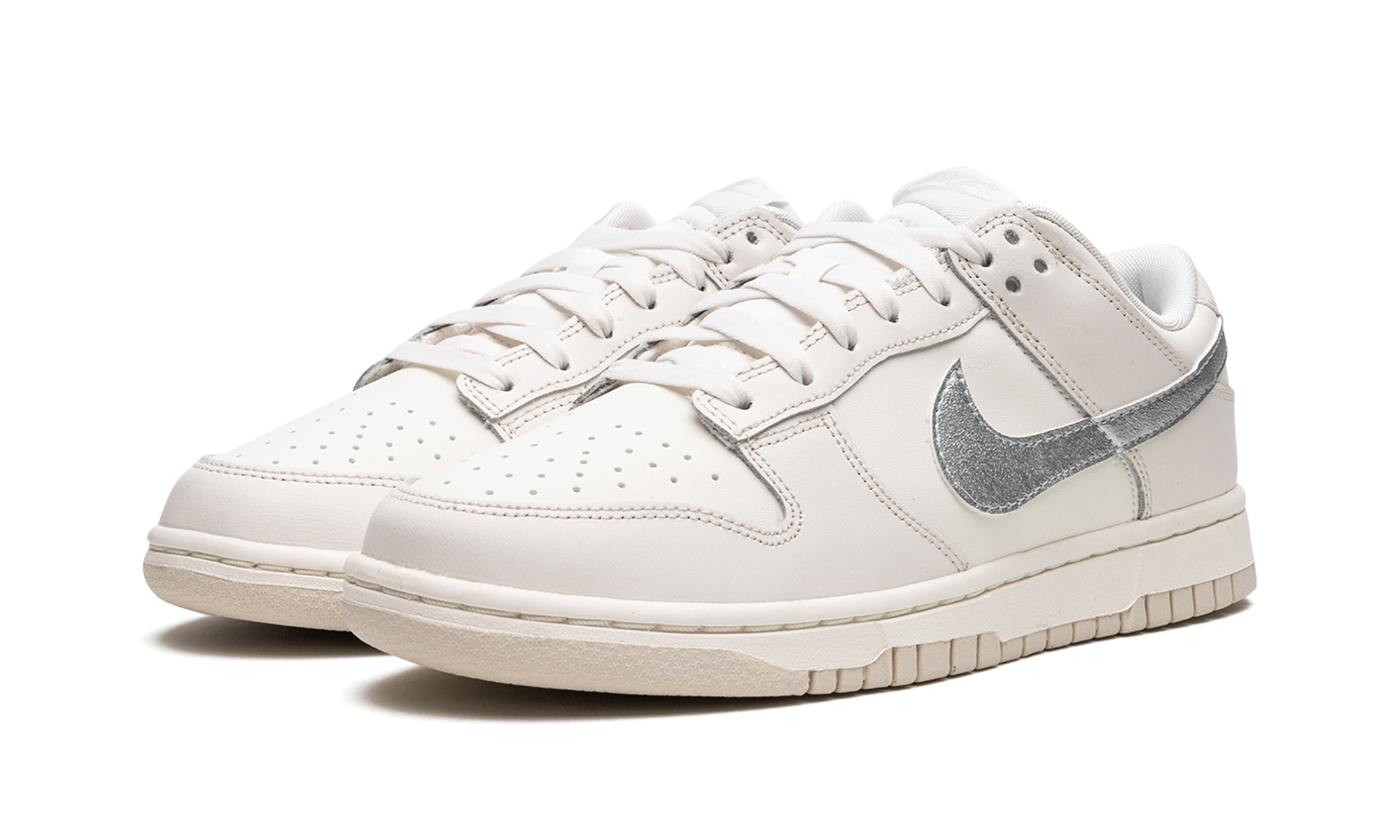 nike dunk low essential sail oxygen purple women s+DX5930-100+diagnol left view