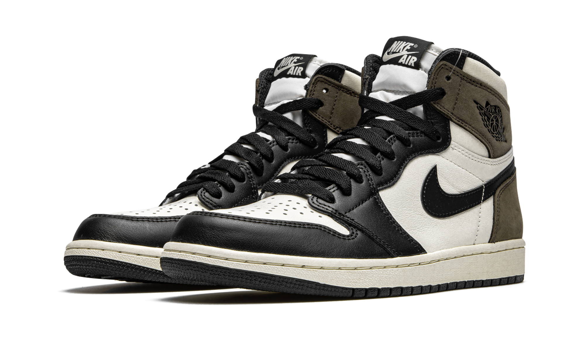 jordan 1 retro high dark mocha+555088-105+diagnol left view