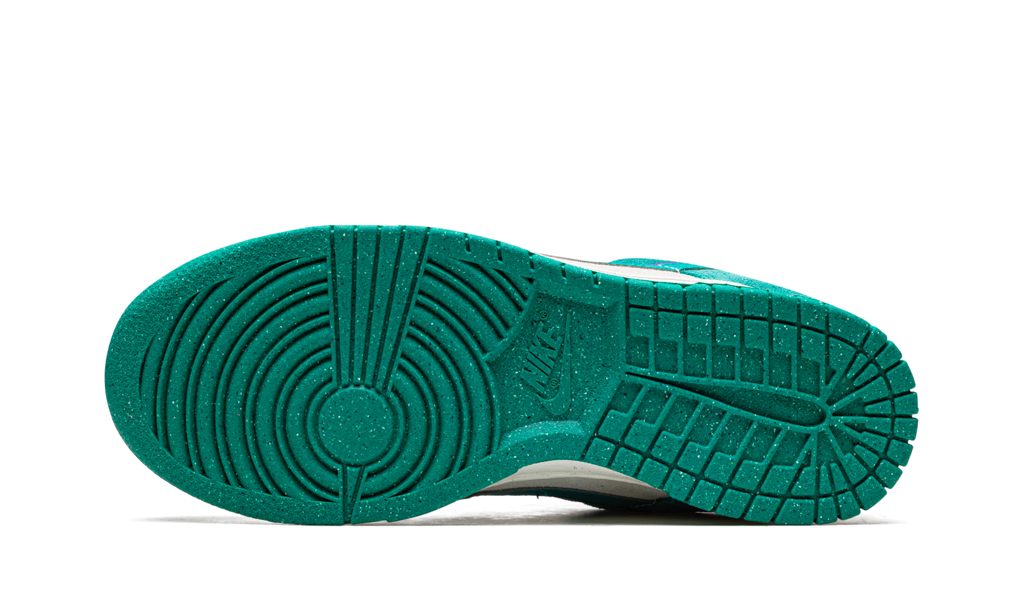 nike dunk low se 85 neptune green women s+DO9457-101+bottom view