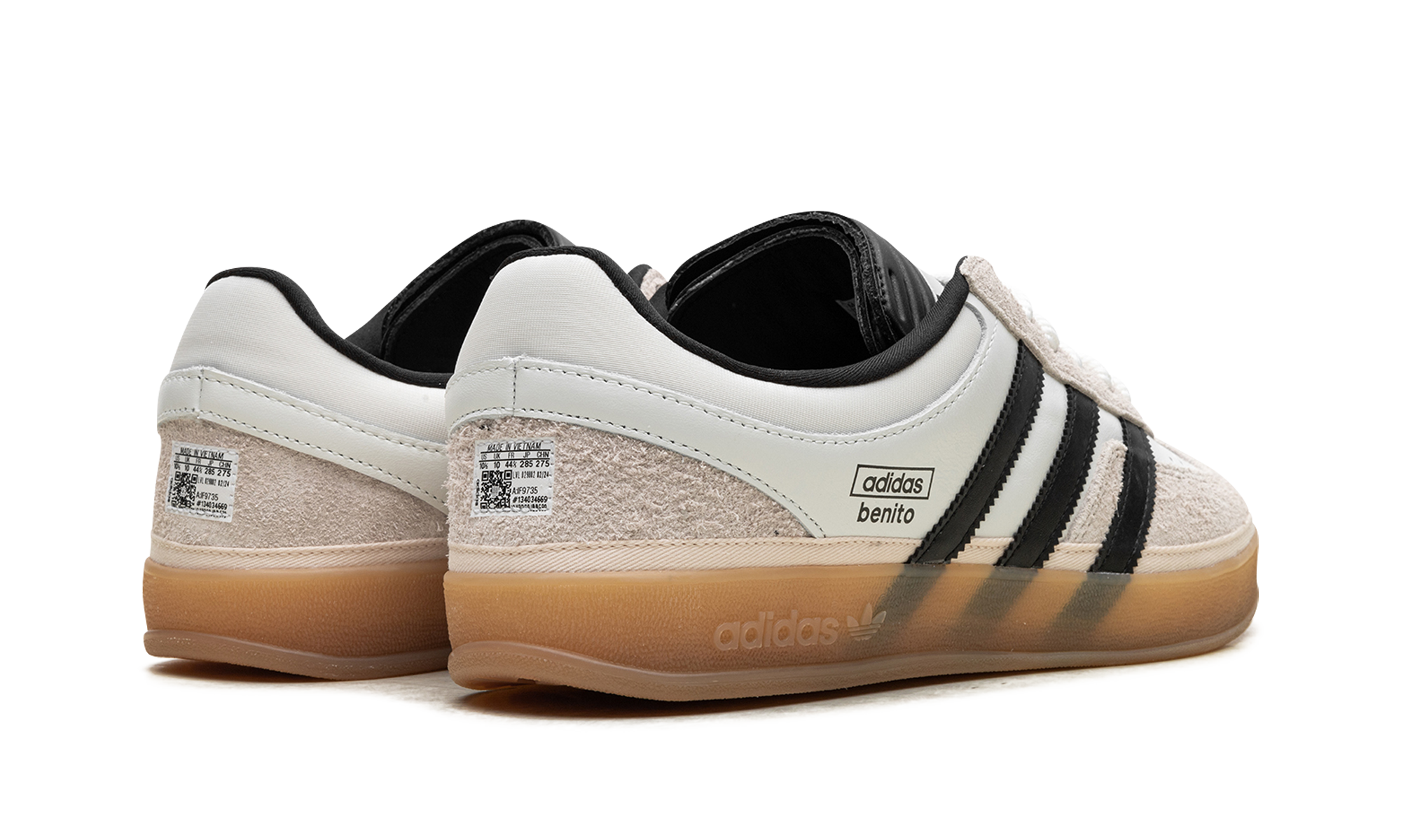 adidas gazelle indoor bad bunny+IF9735+diagnol right behind view
